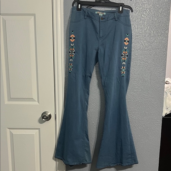 Flying Tomato Blue Embroidered Boot Cut Jeans - Picture 1 of 2